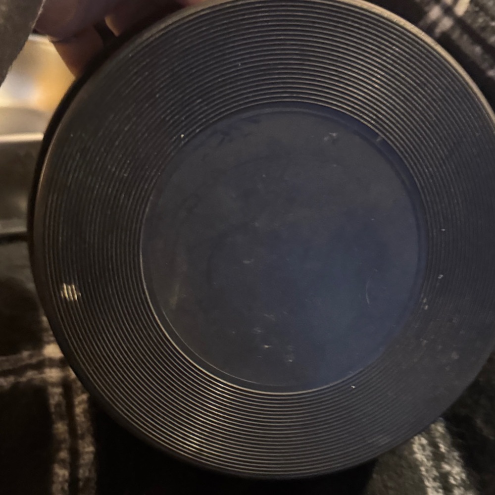 Metal dog bowls 91/2 by 7 1/4 an inch deep Round one 81/2 by 81/2  2 1/2 deep - Picture 3 of 7